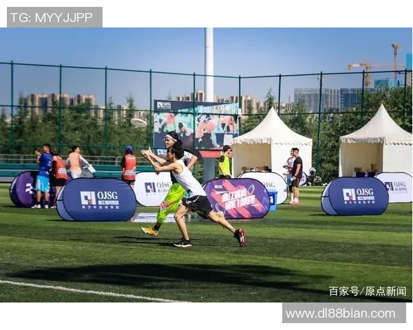 深圳飞盘队与重庆飞盘队赛后复盘分析团队配合与战术执行